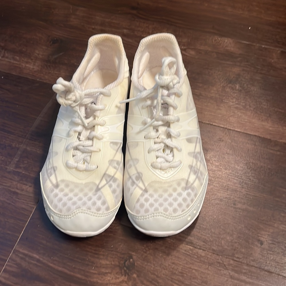 Nfinity Vengeance cheer shoes